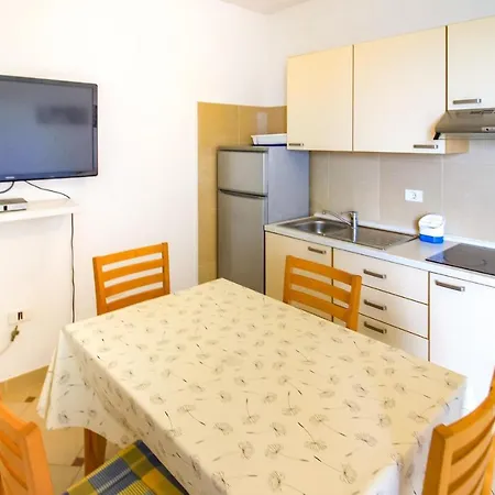 Apartment Lovely In With House Sea View Mandre