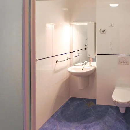 Apartment Lovely In With House Sea View Mandre