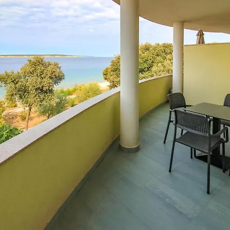 Lovely In With House Sea View