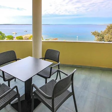 Lovely In With House Sea View Mandre